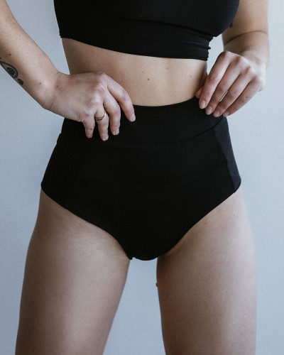 ŠORTKY VENERA ČERNÉ