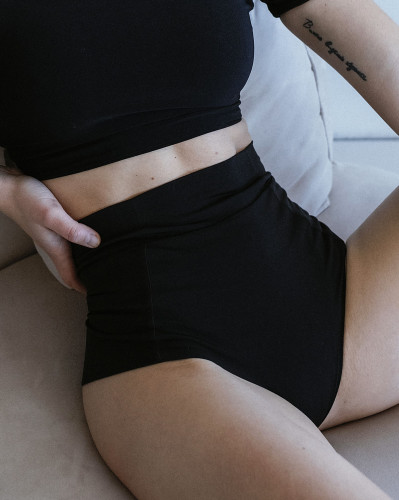 ŠORTKY VENERA ČERNÉ