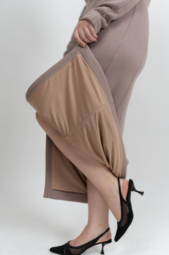 Šaty Mokka s dlouhým rukávem