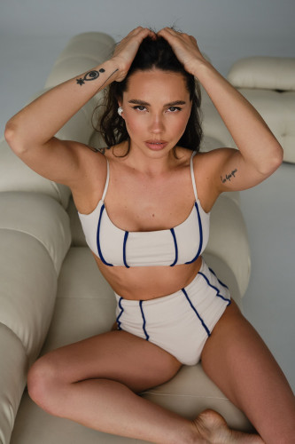 Set Elite (top and shorts)